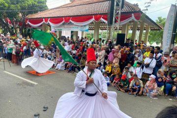 Ratusan penari sufi ambil bagian Karnaval Nusantara Seabad NU