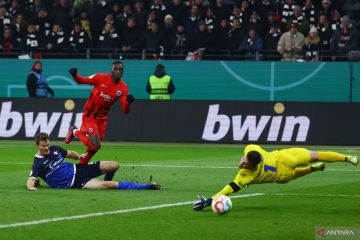 Frankfurt tundukkan Darmstadt 4-2 untuk melaju ke perempat final