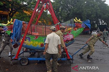 Penertiban lapak permainan anak di ruang publik