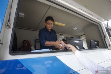 FOTO - Layanan Samsat Keliling Memudahkan Warga