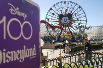 Naga Disneyland terbakar di California, tidak ada korban jiwa