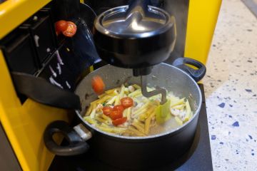 Restoran Kroasia tawarkan menu spesial masakan koki robot