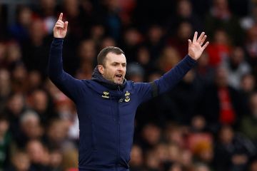 Baru tiga bulan melatih, Nathan Jones dipecat Southampton