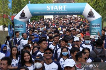 PLN Bali gelar Jalan Sehat 25 Tahun Kementerian BUMN