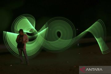 Wow! Ini lah hasil kreasi fotografer melukis cahaya