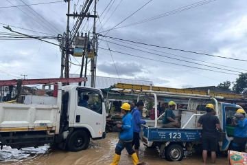 PLN NTB menormalkan 70,4 persen listrik pelanggan terdampak banjir