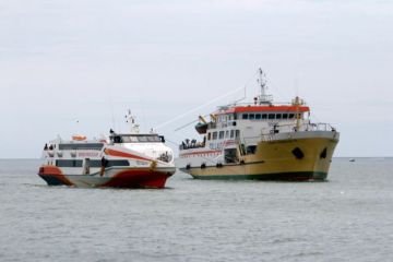 Evakuasi Kapal Express Pricillia
