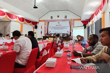 KPU Papua Barat nyatakan 15 bakal calon DPD lolos administrasi