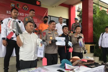 Polda Kepri ungkap kasus penerbitan sertifikat vaksin palsu di Batam