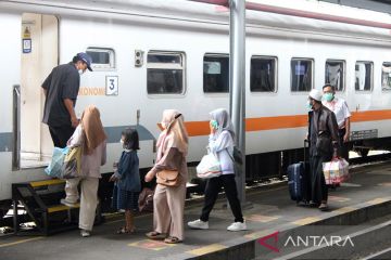 Jumlah penumpang KA Daop Jember meningkat saat libur Isra Miraj