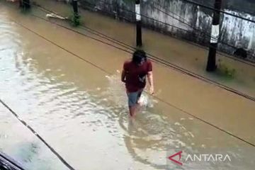 Banjir masih merendam empat kecamatan di Kota Makassar