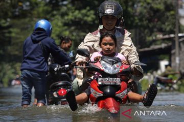 Banjir luapan kali Lamong di Gresik