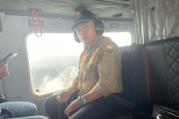 Gubernur Jambi ikut pantau evakuasi kapolda lewat helipoter