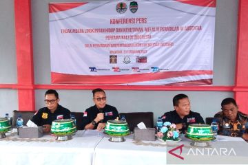 Gakkum KLHK rilis dua terpidana buron kasus kayu ilegal di Makassar