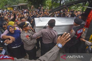 Pemakaman jenazah warga Lombok korban gempa Turki