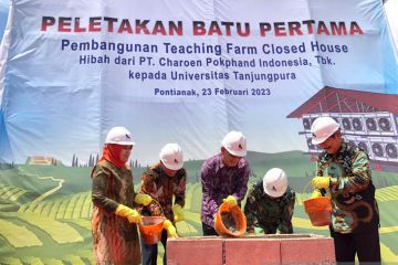 PT. CPI hibahkan Teaching Farm Closed House kepada Untan Pontianak