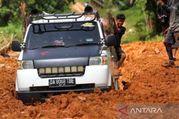 Akses jalan enam desa di Kalsel rusak