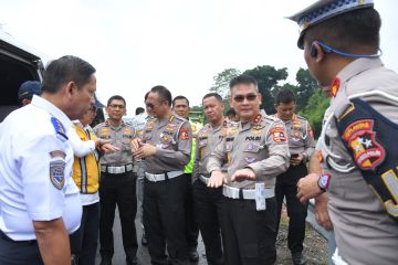 Kakorlantas tinjau tol Jakarta-Semarang jelang operasi Ketupat 2023