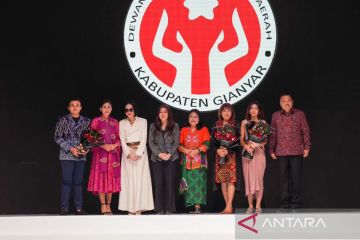 30 desain tampil di Indonesia Fashion Week