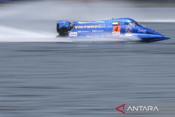 Sesi latihan bebas F1 Powerboat di Danau Toba