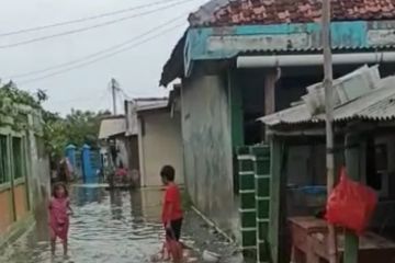 Akibat hujan lebat, ratusan KK di Kabupaten Tangerang terdampak banjir