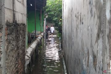 BPBD DKI kerahkan Tim Reaksi Cepat tangani banjir yang kian meluas