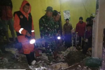 Satu orang meninggal dunia akibat tanah longsor di Kabupaten Malang