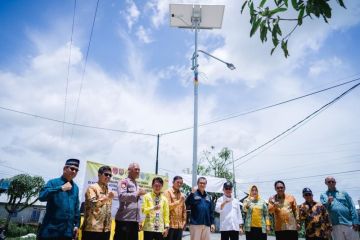 Kementerian ESDM pasang 225 PJU-TS di Kalteng