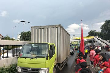 Polisi kembali buka jalur Transjakarta di depan gedung DPR RI