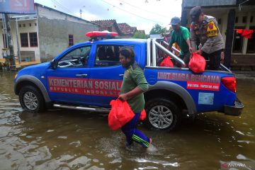 Penyaluran bantuan korban banjir Kudus