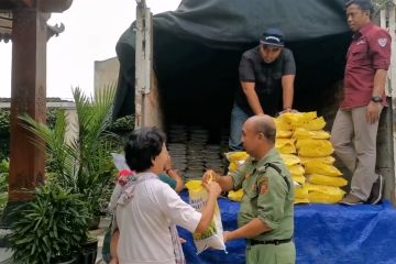 Bulog Surakarta gelontorkan beras secara rutin dan masif