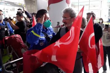 Tuntaskan misi kemanusiaan di Turki, tim bantuan sipil China kembali