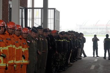 Bantuan logistik dan tim penyelamat telah mengudara menuju Turki