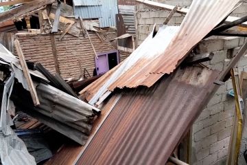 Belasan rumah di Balaroa Kota Palu rusak diterjang angin kencang