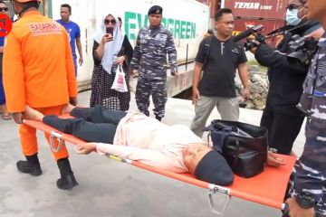 Detik-detik evakuasi penumpang kapal Express Priscillia di Gorontalo