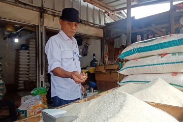 Harga jual beras Pasar Kranggot naik, pasokan ke Cilegon aman