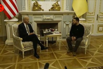 Jelang setahun invasi, Joe Biden temui Zelenskyy di Ukraina