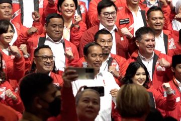 Jokowi tantang partai politik menyasar pemilih muda