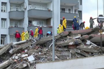 Korban jiwa akibat gempa Turki capai 3 ribu lebih