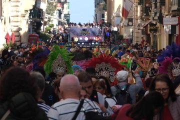 Parade meriah ramaikan karnaval di Malta