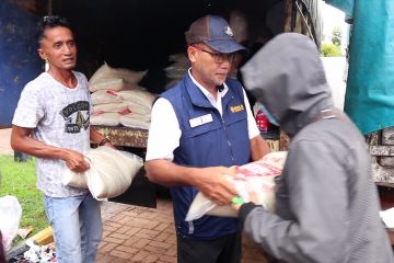 Pemprov Kalsel dan BULOG gelar operasi pasar tekan harga beras