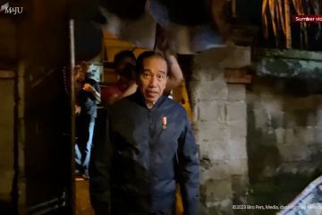 Presiden Jokowi blusukan malam ke rumah warga di Gianyar, Bali