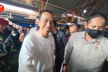 Presiden Jokowi tinjau kondisi pasar tradisional Batuphat di Aceh