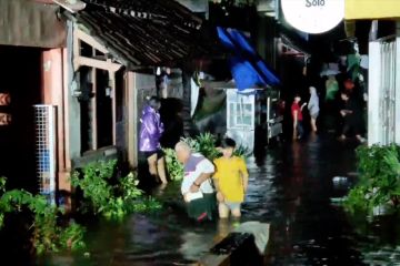 Ratusan rumah di 15 kelurahan Kota Solo terendam banjir