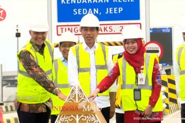 Jokowi: Tol Semarang-Demak seksi II percepat logistik dan tanggul laut