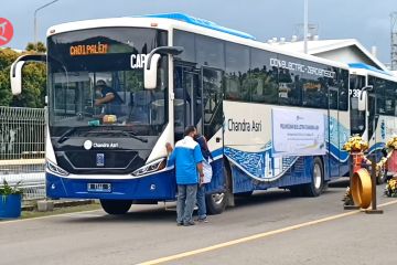 Moeldoko luncurkan bus listrik untuk angkutan karyawan di Cilegon