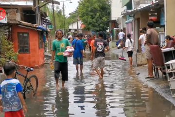 Banjir surut, ratusan warga kembali ke rumah