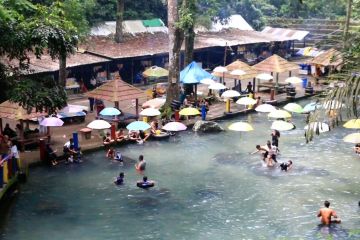 Sensasi wisata relaksasi nan ramah anak di tengah hutan Lombok