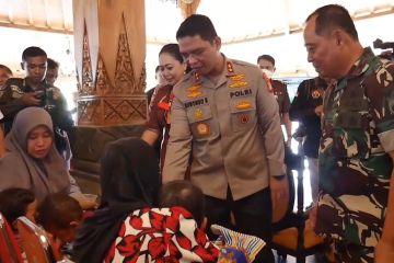 Tekan angka stunting di Gunungkidul, TNI-Polri beri bantuan makanan