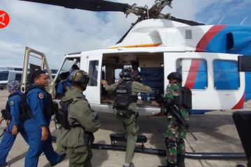 TNI-Polri evakuasi 15 pekerja yang diamankan KKB di Nduga